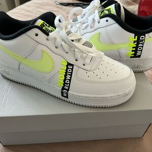Worn once Nike air forces great condition
